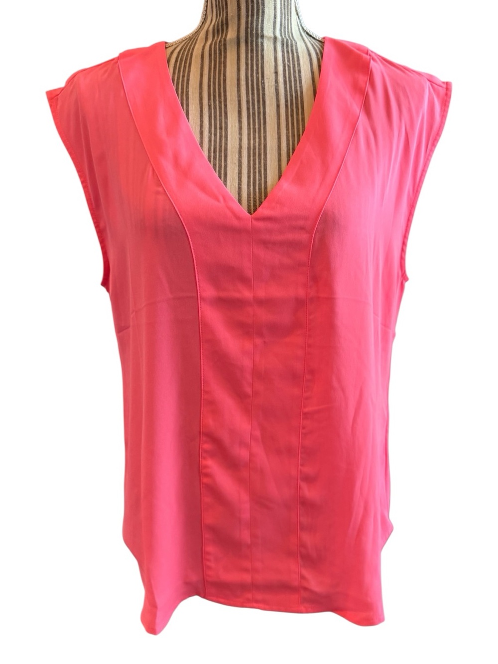 JCrew V-Neck Sleeveless Blouse in Hot Pink medium - Picture 2 of 13